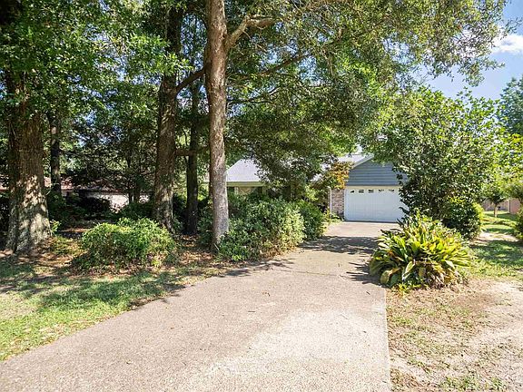 2nd image of 11543 Thousand Oaks Dr