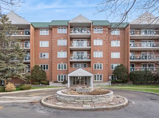 6980 W Touhy Ave APT 201, Niles, IL 60714