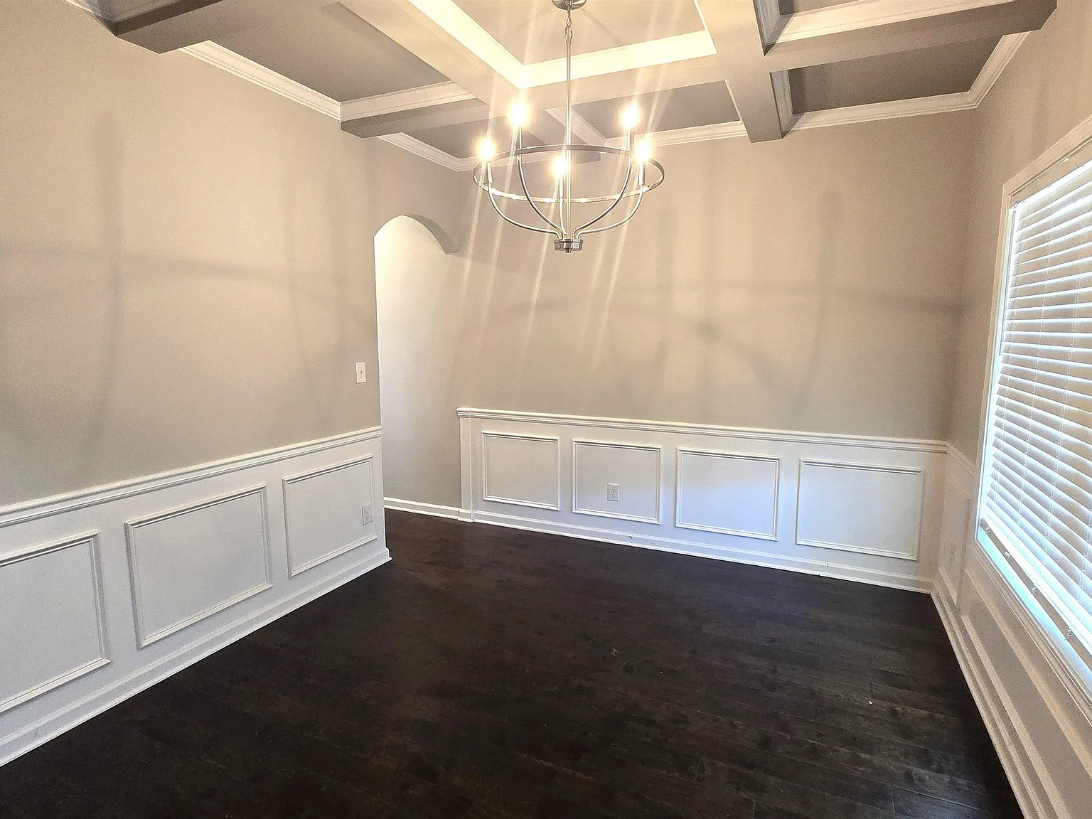 4 bed, 2.5 bath, 2447 sqft, $2,350 — Photo 3