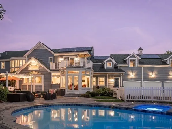 144 Grapevine Rd, Wenham, MA 01984