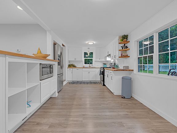 4th image of 38472 N 4th Ave