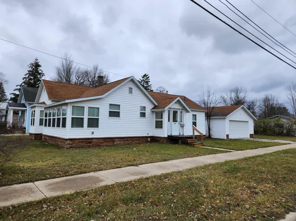 401 Ogemaw St, Grayling, MI 49738