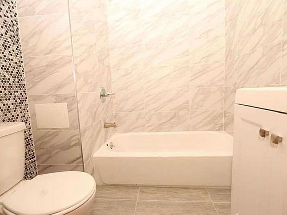 5th image of 146 Lexington Ave #8