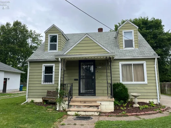 910 W 17th St, Lorain, OH 44052
