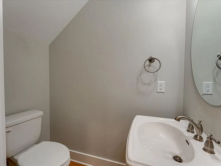 2318 Large Oak Dr — Photo 22