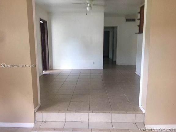 4th image of 2640 Garfield St