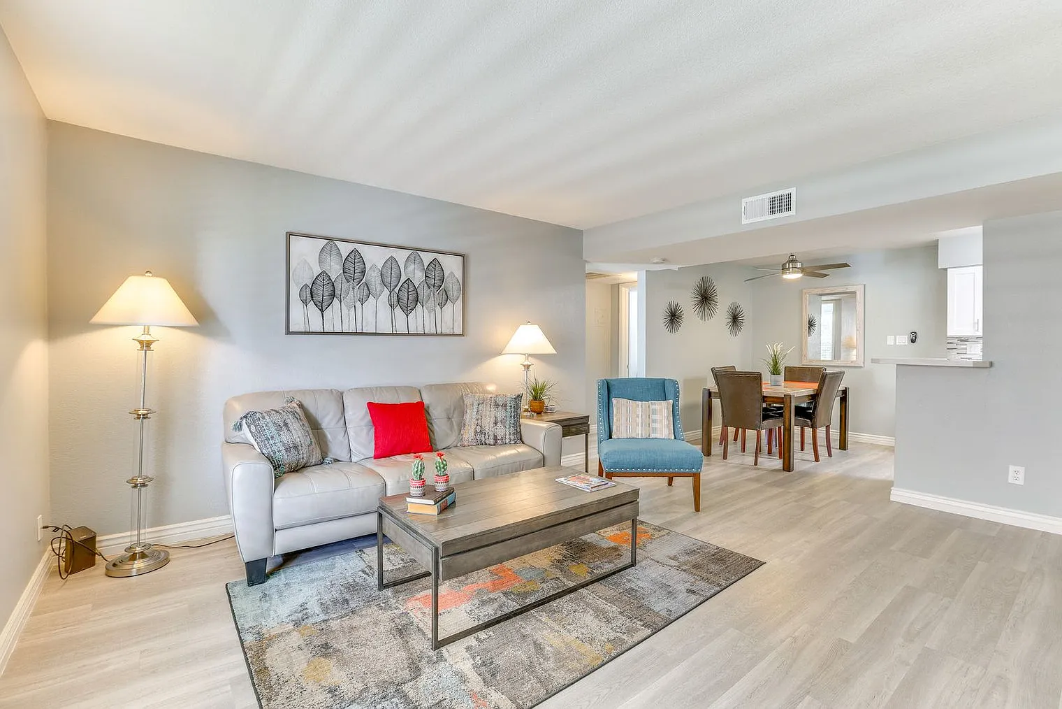 2 bed, 2.0 bath, 1097 sqft, $2,451 — Photo 2
