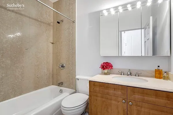 Rented by Sotheby's International Realty | media 17