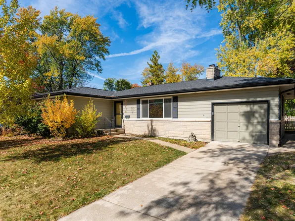 903 Sunnymeade Trl, Dekalb, IL 60115