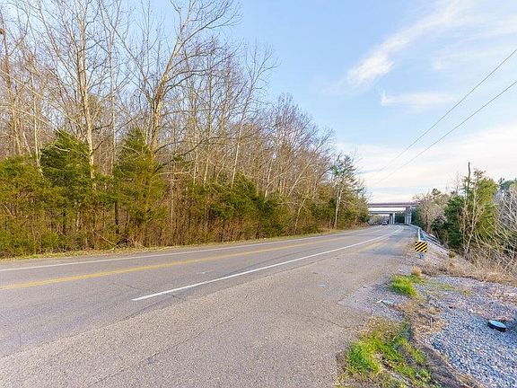 3rd image of 27 Douglas Dam Rd