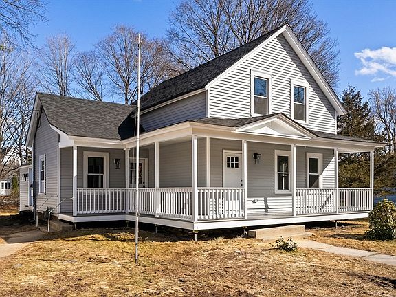 3rd image of 2 Maple St