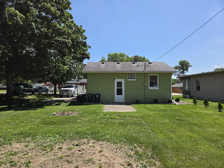 1007 Magnolia St — Photo 3