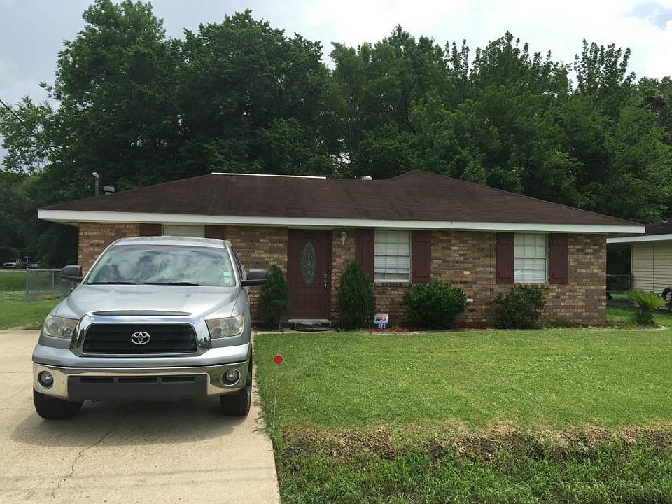 1st image of 572 Camelia Ave