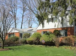 6 Crestwood Ln, New Rochelle, NY 10804