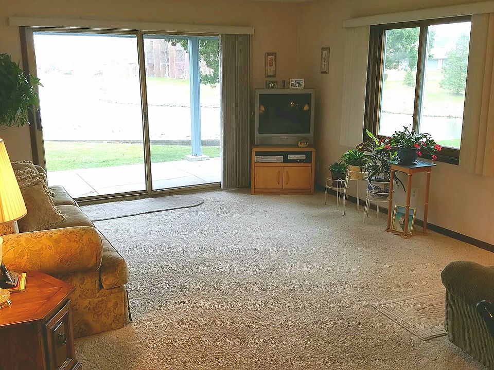 1st image of 227 Southbrooke Dr APT 2