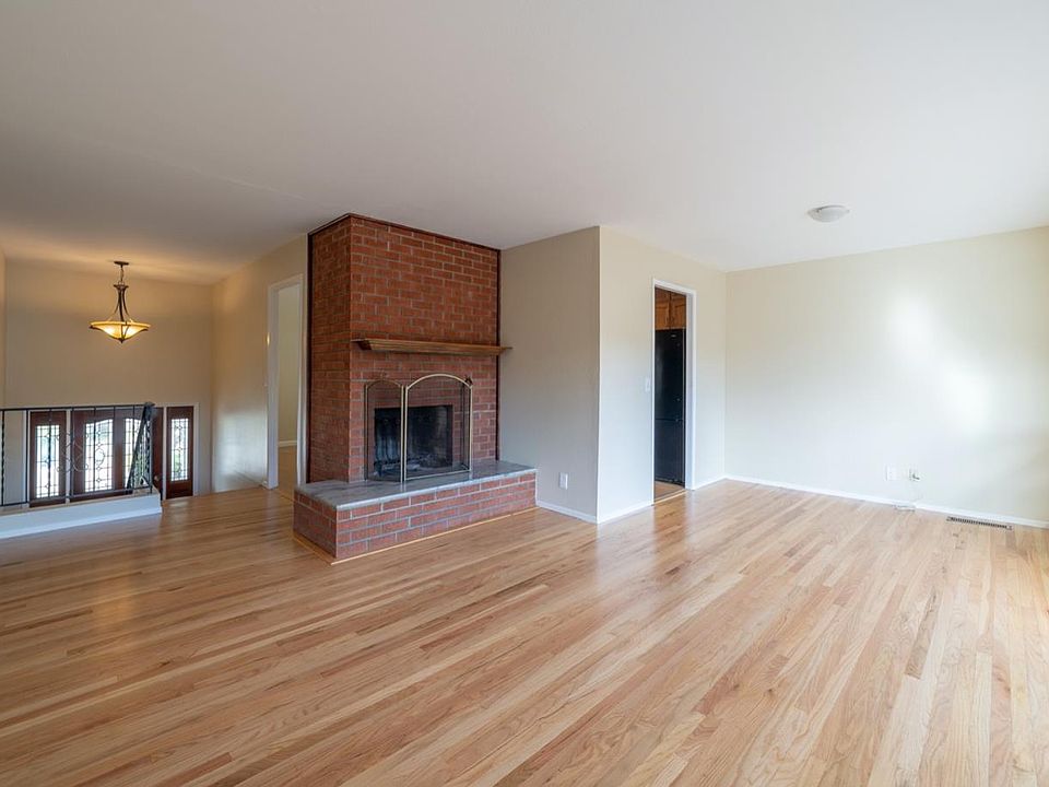 1st image of 1026 Park Pacifica Ave
