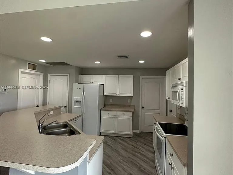 507 Peerless Cir — Photo 18