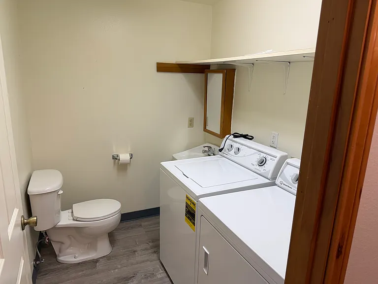Eagle Crest Apartments — Photo 22