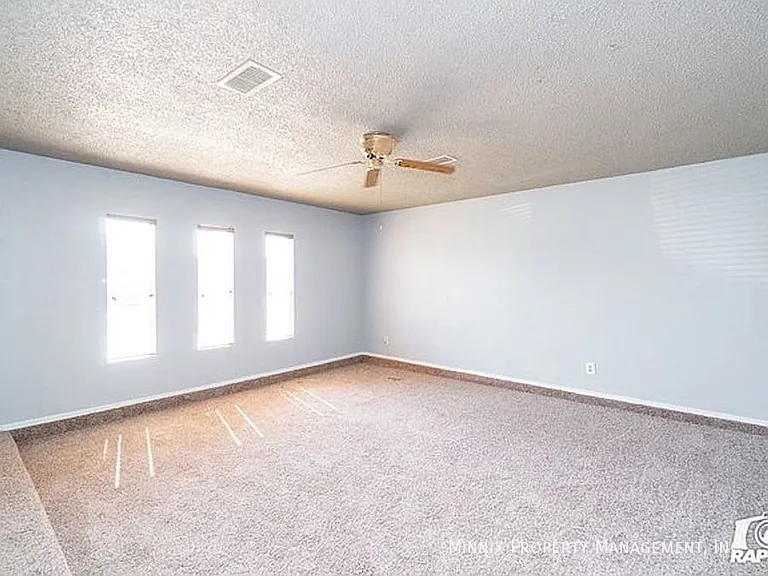 2905 Ventura Ave — Photo 11