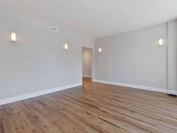 5th image of 5953 N Winthrop Ave APT 1W
