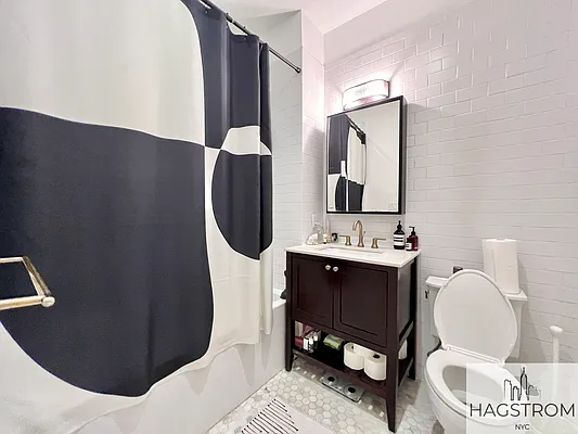 Rented by Hagstrom Management Inc | media 113