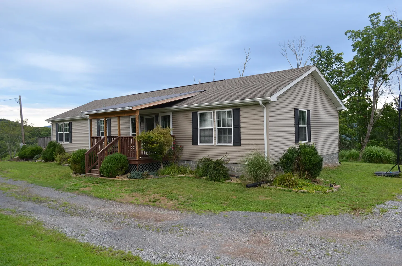 349 Tanglewood Estates Rd photo 1