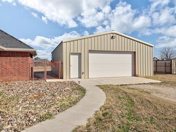 3rd image of 254 Handsome Jack Rd