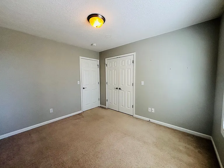 200 Meadow Dr — Photo 17