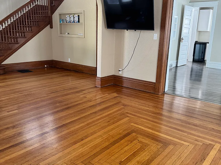 315 Jackson St — Photo 13