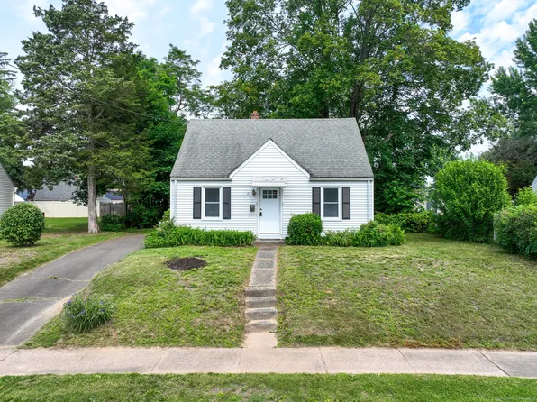 23 Nassau Circle, East Hartford, CT 06118