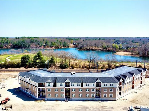 9 Joseph N Zenga Jr Blvd #312, East Greenwich, RI 02818