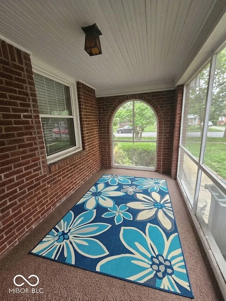 2 bed, 1.5 bath, 1423 sqft, $1,900 — Photo 3