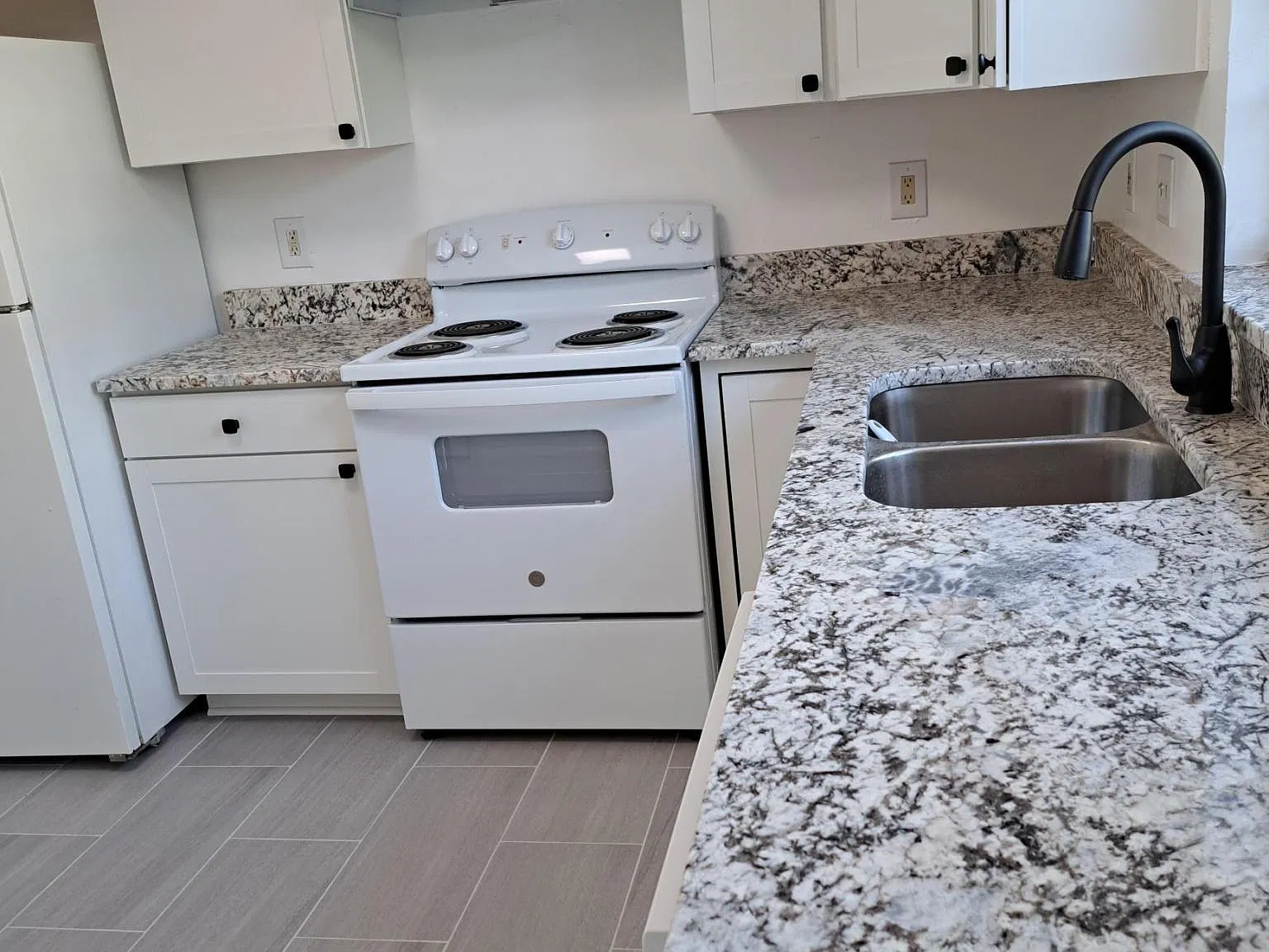 3 bed, 1178 sqft, $1,850 — Photo 1