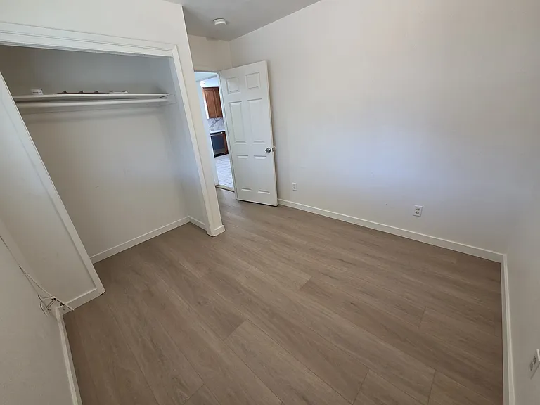 2420 45th Ave — Photo 11
