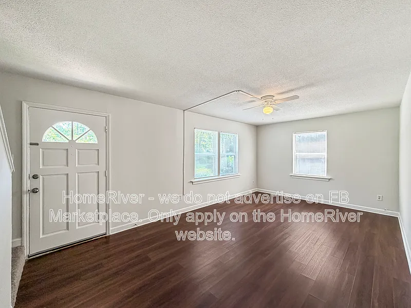 4 bed, 2.0 bath, 1740 sqft, $2,050 — Photo 3