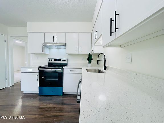 5th image of 3845 Carroll Dr