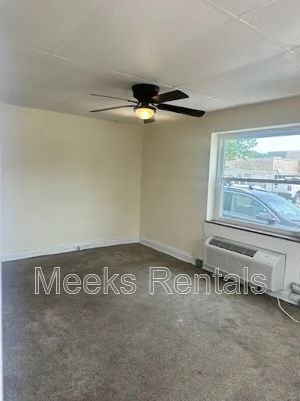 1 bed, 1.0 bath, 600 sqft, $650 — Photo 2