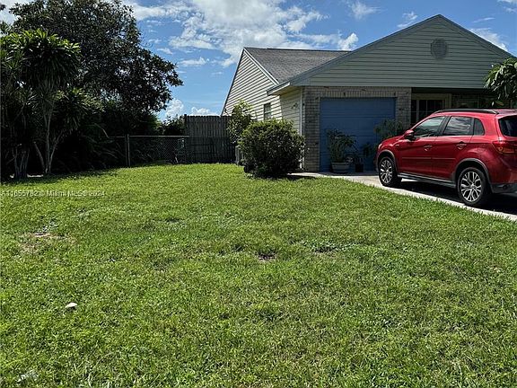 4th image of 5595 Pebble Brook Ln