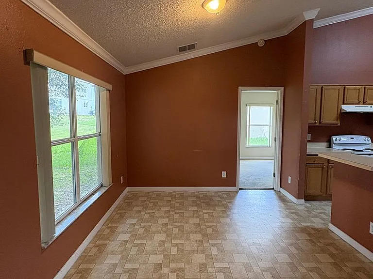 104 Herring Ln — Photo 8