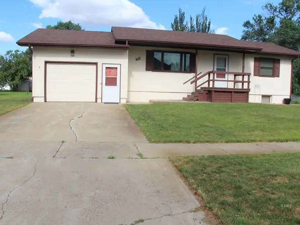 411 Garfield Ave S, Terry, MT 59349