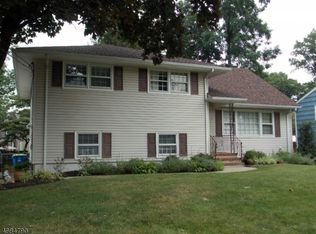 285 Mobus Ave, North Plainfield, NJ 07060