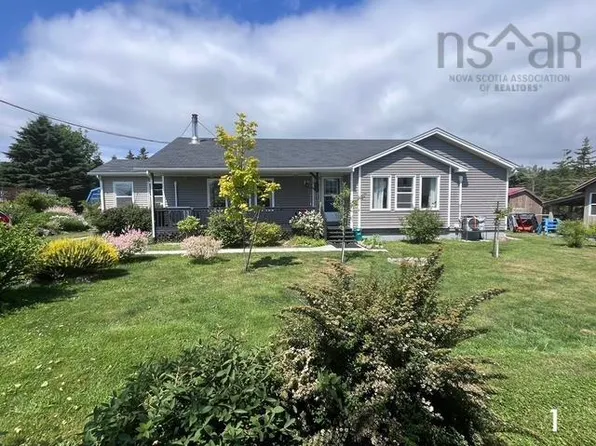 81 Brighton Rd, Lockeport, NS B0T 1L0
