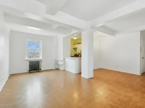 2166 Broadway image 3 of 10