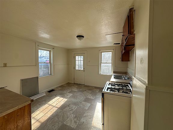 4th image of 717-717 1/2 W 18th St