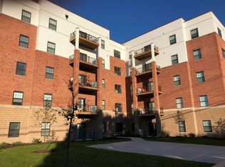 301 N Madison St APT 5C, Woodstock, IL 60098