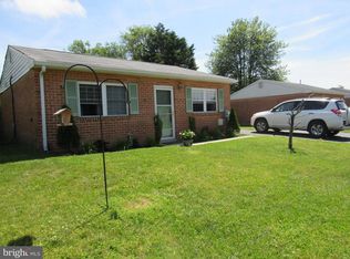 22 Defoe Cir, Newark, DE 19702