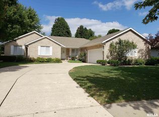 3925 Eagle Wing Rd, Springfield, IL 62711