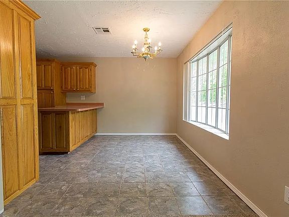 5th image of 510 Crosby Blvd