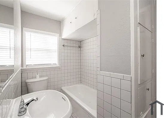 3 bed, 2277 sqft, $1,900 — Photo 2