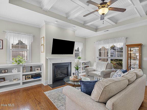 4th image of 376 Shackleford Drive